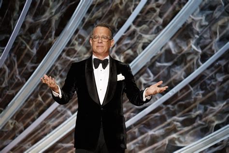 Tom hanks in captain phillips. Tom Hanks Paid to Shoot Iconic 'Forrest Gump' Running Scenes Out of His Own Pocket
