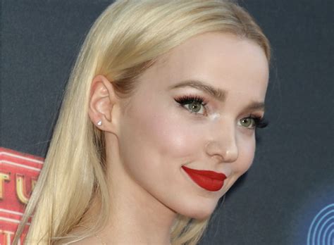 Find the perfect dove cameron stock photos and editorial news pictures from getty images. Dove Cameron Urges Fans to Wear Masks and Shows How Stylish They Can Be | Glitter Magazine