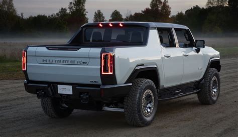 2022 Gmc Hummer Ev Debuts Three Motor Electric Pick Up Truck With