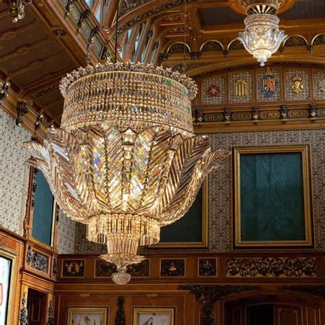 Chandeliers Given Spring Clean At Windsor Castle Bbc News