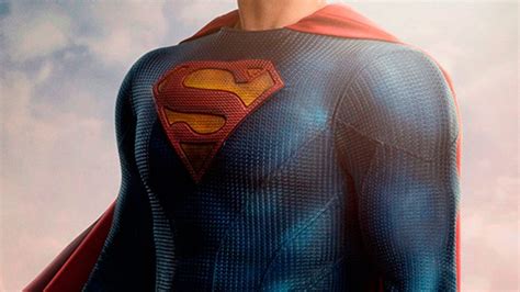 First Image Of The New Superman Costume For The Superman And Lois Series