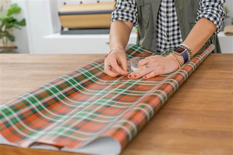 Make A T Bag From Leftover Wrapping Paper Hgtv