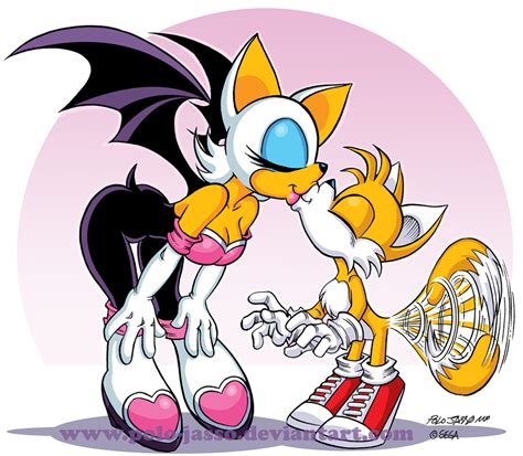 Rouge And Sonic Kiss