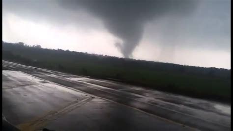 Raw Video Tornado Caught On Camera Near Eustace Youtube