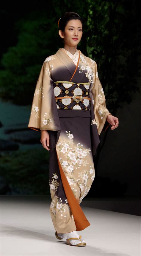 Kimono Yukiko Hanai Designed Spring Summer Collection Tokyo Japan Traditional Kimono