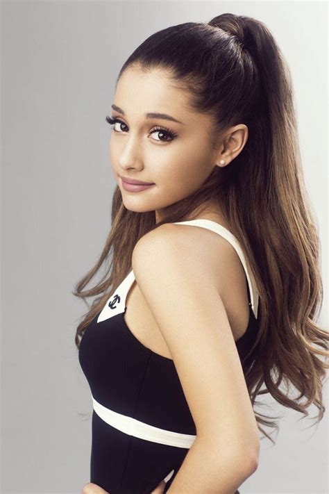 Hot Unseen Looks Of Gorgeous Ariana Grande Iwmbuzz