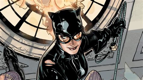 Catwoman Revealed As Bisexual