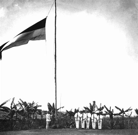 Deutsch südwestafrika deutsche kolonien aufstand kamerun deutsches kaiserreich historische bilder schriftsteller sicht soldaten. Herero-Aufstand: Mit diesem Genozid will die Türkei ...