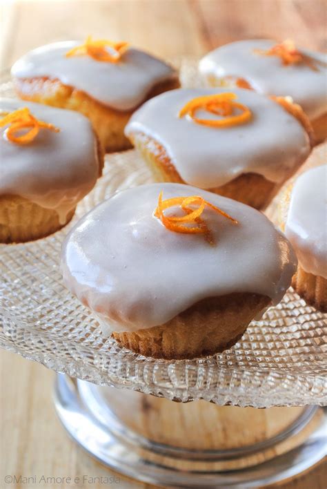 Il pan d'arancio è una preparazione tipica siciliana, si tratta di una torta la ricetta del pan d'arancio è davvero semplicissima da realizzare, dovrete solo procurarvi delle arance bio, se conoscete. I #cupcake pan d'arancio con #glassa, sono piccole # ...