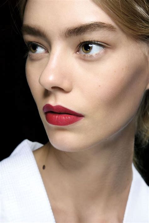 How To Wear Red Lipstick Beauty Lipstick Wear Red Lipstick