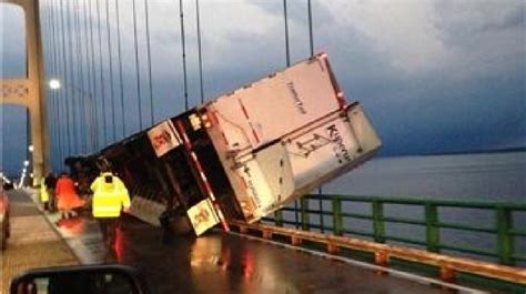 Mackinac Bridge Back Open After Complete Shut Down Wpbn