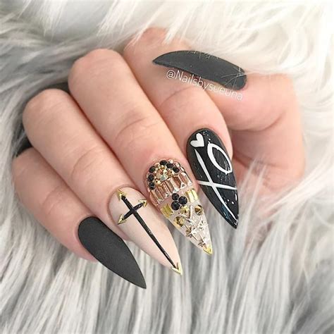 Matte stiletto nails can be a good choice for a fresh start with this new shape. Create Fabulous Stiletto Nails Designs ...