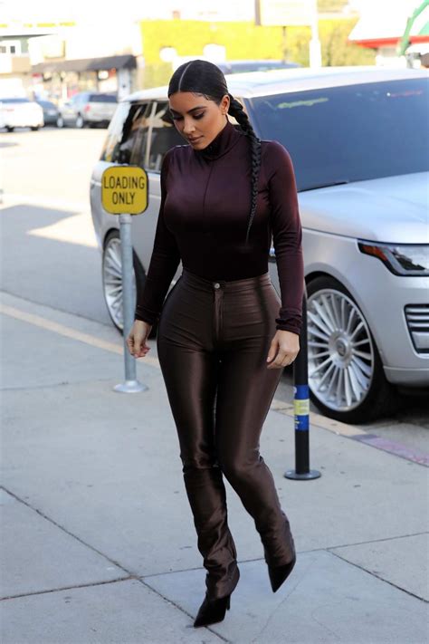 Kim Kardashian Shows Off Her Curves As She Steps Out For Shopping At Sap And Honey In Sherman