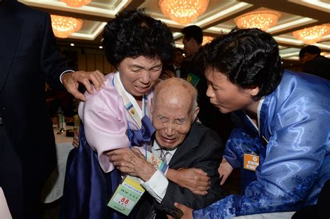 Reunited After 65 Years Korean Families Let Tears Speak For Themselves