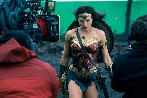 30 Mind Blowing Behind The Scenes Images Of Gal Gadot That