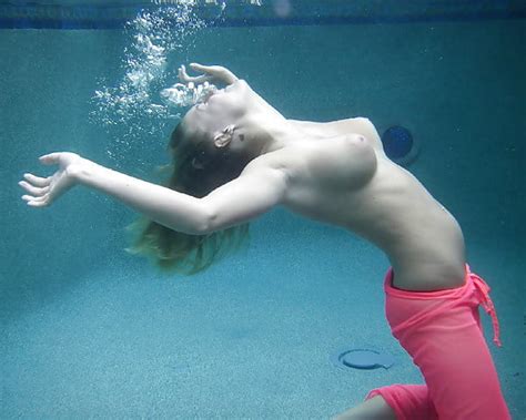 Underwater Dick Flash
