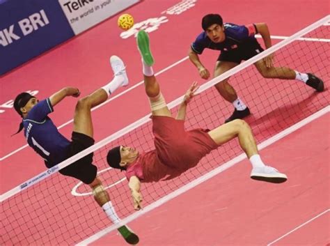 It is' played in malaysia, singapore, thailand, philippines, brunei and indonesia. Sejarah, Aturan, Perlengkapan hingga Teknik Dasar Sepak Takraw