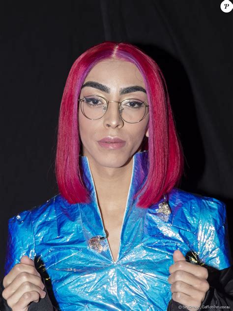 Bienvenue sur le shop officiel de bilal hassani. Exclusif - Bilal Hassani - Surprises - Backstage de l ...