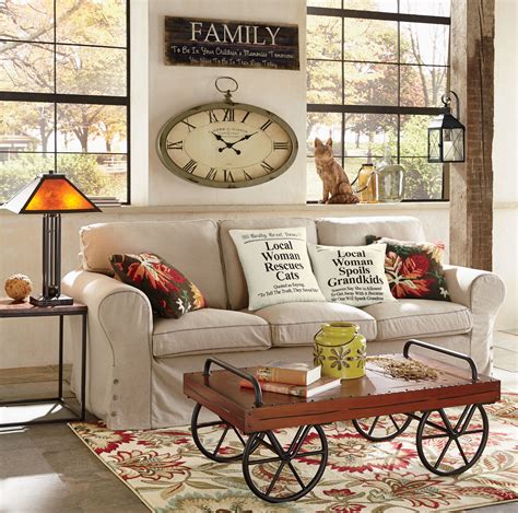 Pairing two opposites ends up being a match made in heaven. Living Room Decorating Ideas for Fall