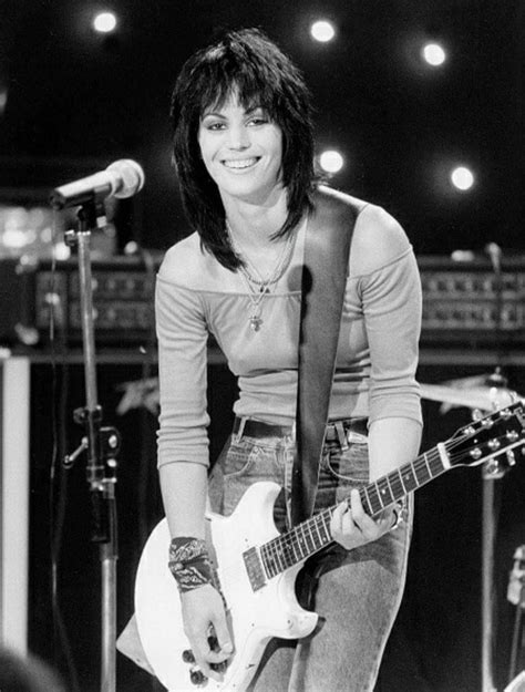 Pin By Rockergirl 1 On Joan Of Rock Joan Jett Joan Female Guitarist