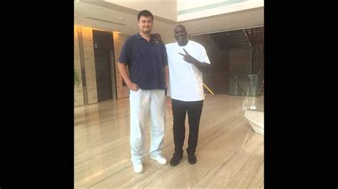 Shaquille Oneal Meets Yao Ming Is Ming Taller Than We Think Youtube