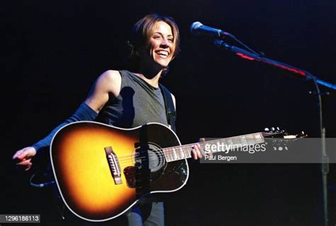 Sheryl Crow 1999 Photos And Premium High Res Pictures Getty Images