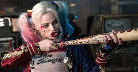 Jun 28, 2021 · arlequina (margot hobbie) e coringa (jared leto) em esquadrão suicida (reprodução / dc) margot robbie explicou como o vínculo da harley quinn com o coringa evoluiu em esquadrão suicida. Esquadrão Suicida: começa campanha pelo lançamento do ...