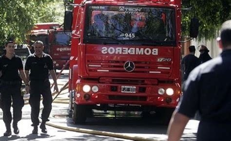 Incendio En Chacarita Siete Personas Internadas