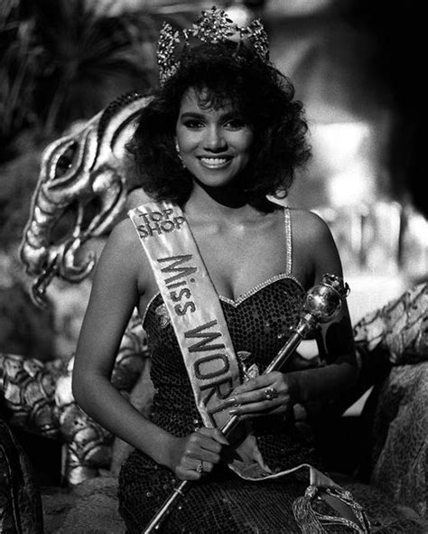 Halle berry news, gossip, photos of halle berry, biography, halle berry boyfriend list 2016. These Photos Prove Halle Berry Has Barely Aged Over The ...