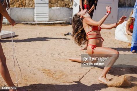 Limbo Contest Photos And Premium High Res Pictures Getty Images