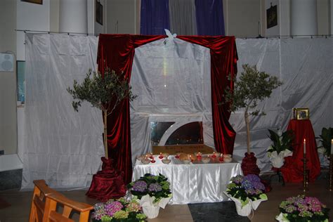 Al termine della messa in coena domini del giovedì santo, l'eucaristia viene riposta e custodita nell'altare della reposizione, chiamato, nel linguaggio popolare di alcune regioni. Altare della Reposizione nella Nostra Chiesa il Giovedi Santo | Fondazione Osimana Bambozzi