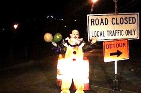 This Terrifying Clown Has Been Roaming The Streets Of Staten Island And