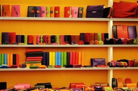 Surat lamaran kerja bahasa inggris akan lebih menunjukkan hmm, gimana caranya menulis surat lamaran kerja dalam bahasa inggris? Contoh Surat Lamaran Kerja Merchandiser dalam Bahasa ...
