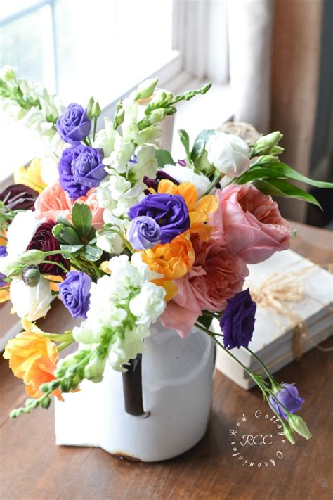 13 Spring Flower Centerpieces For Your Dining Room Craftivity Designs