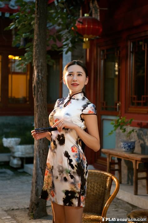 Beijing Tender Model Wu Muxi Share Erotic Asian Girl Picture