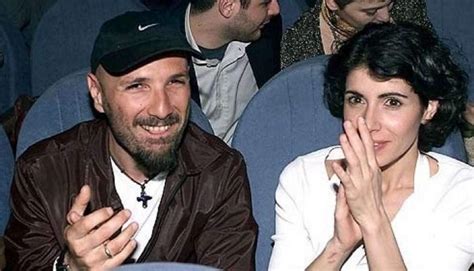 Con questa formula il tribunale di roma ha assolto oggi renato zingaretti, l'uomo di 74 anni che il 19 marzo 2002 fu protagonista dell'incidente stradale che costo' la vita al cantante alex baroni. video: giorgia ricorda alex baroni cantando il brano ...