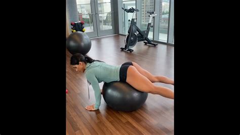 Female Fitness Motivation Deniz Saypinar Gymmotivation