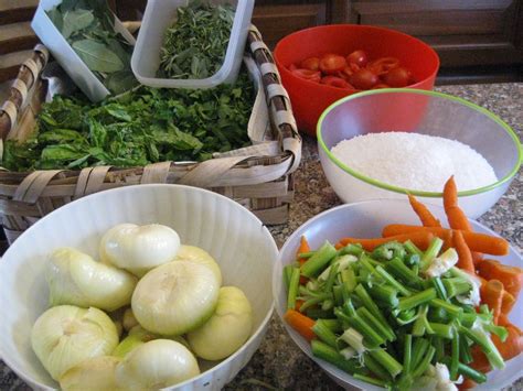 Il dado vegetale fatto a casa è ottimo come base per la preparazione dei risotti, zuppe, condimenti di pesce o carne, cioè ovunque dove il dado commerciale è aggiungo il sale e continuo la cottura altri 10 minuti aumentando la fiamma in modo che l'acqua evapora e le verdure si ammorbidiscano bene. Dado vegetale fatto in casa - Ricetta homemade facile e ...