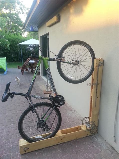 2 what is a stationary bike stand? pallet-bicycle-rack-or-stand.jpg 960×1,280 pixels (With ...