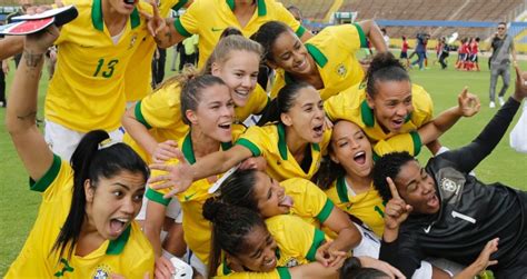 A seleção feminina de futebol abre a participação do brasil nas. Seleção brasileira de futebol feminino e a ...