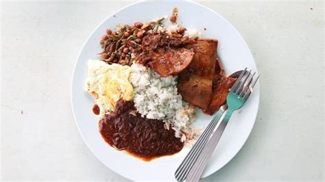 You know you're one of them. 15 Best Nasi Lemak In KL & PJ To Whet Your Appetite UPDATED