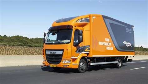 Serie Lf Euro 6 De Daf Trucks Sobre Camiones