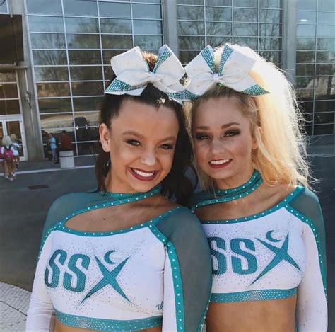 Pin By Melanie On Cheer Cute Cheerleaders Allstar Cheerleading Cheer Extreme