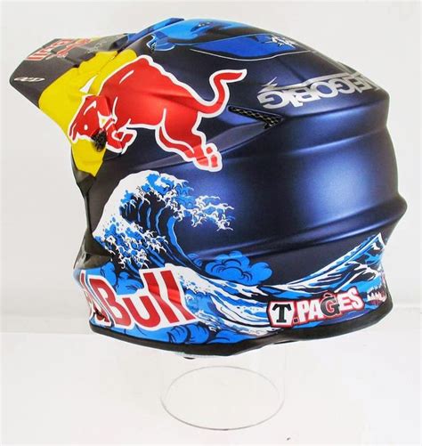 Inspired by the legendary bell star helmets of the '60s and '70s but speaking a modern design language, the bullitt became an instant classic the moment it hit the streets. 15 best Red Bull helmet images on Pinterest | Motorcycle ...