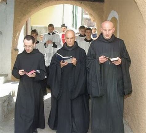 ceremonia y rúbrica de la iglesia española hábitos religiosos masculinos hábitos religiosos