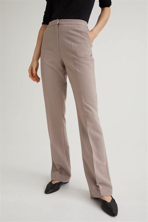 Crease Leg Trousers