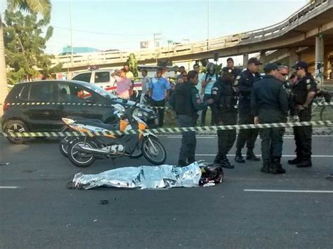 G1 Motociclista Morre Após Colidir Com Caçamba Em Aracaju Notícias