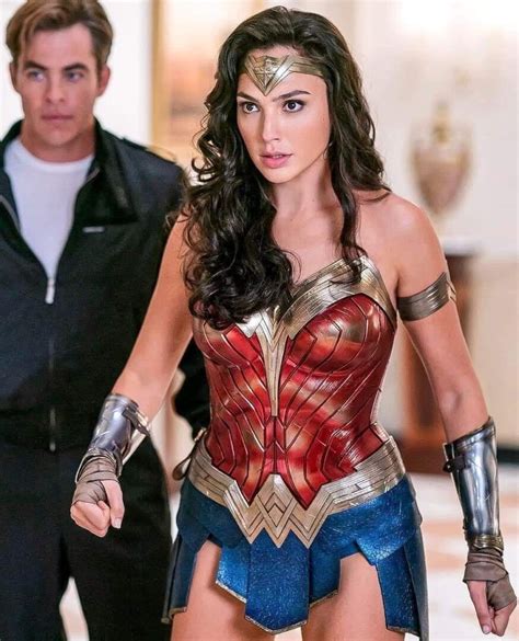 Sexy Photos Of Gal Gadot That Will Drive Wonder Woman Fans Nuts