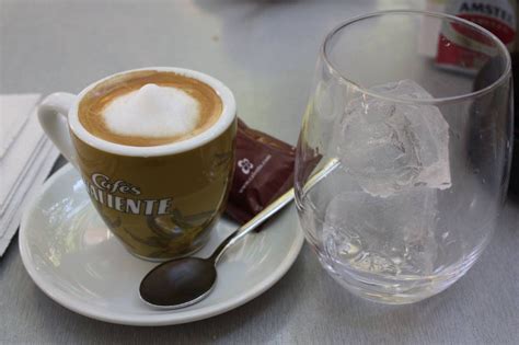 Cafe Del Tiempo Da Valencia Un Espresso Ghiacciato Caffè Espresso