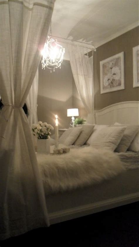 This video is a photo slide. 40 Cute Romantic Bedroom Ideas For Couples